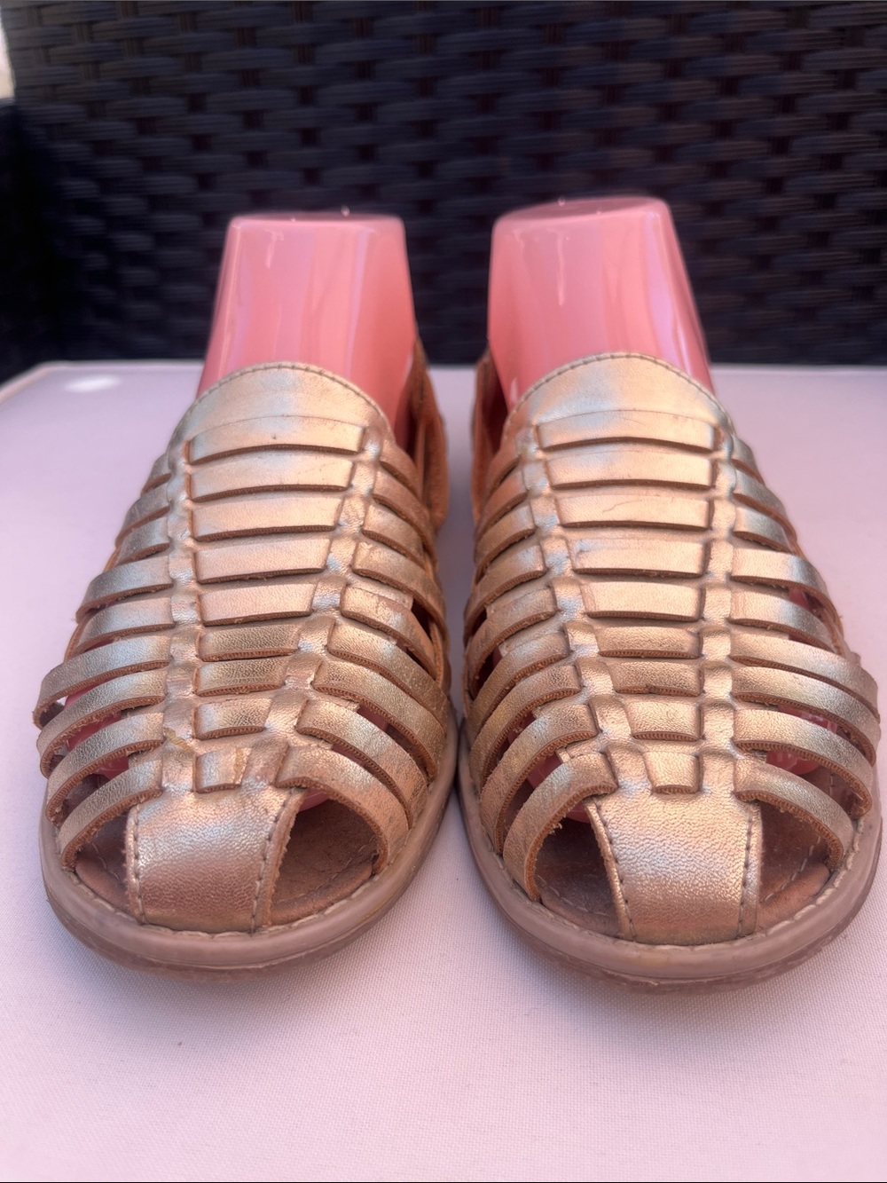 Women's Metallic Gold Woven Huarache Sandals - Picture 4 of 11
